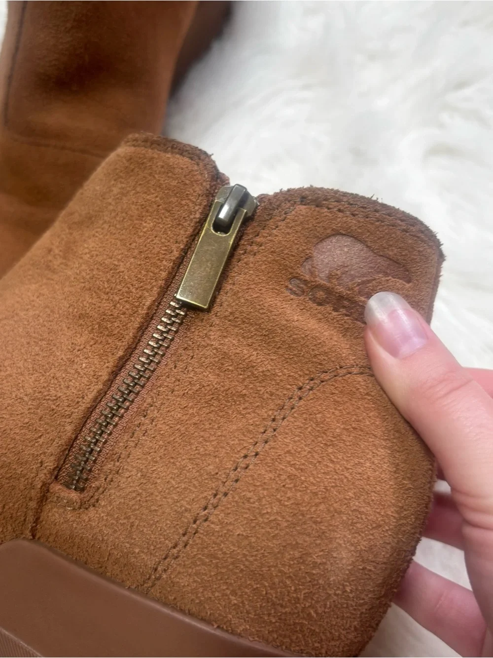 Sorel “Elvie” Chestnut Brown Leather Zip Wedge Ankle Booties size Women’s 10